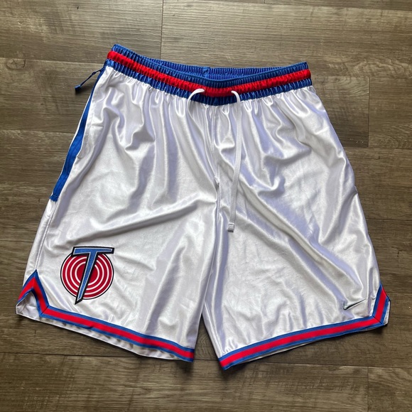 toon squad shoes nike